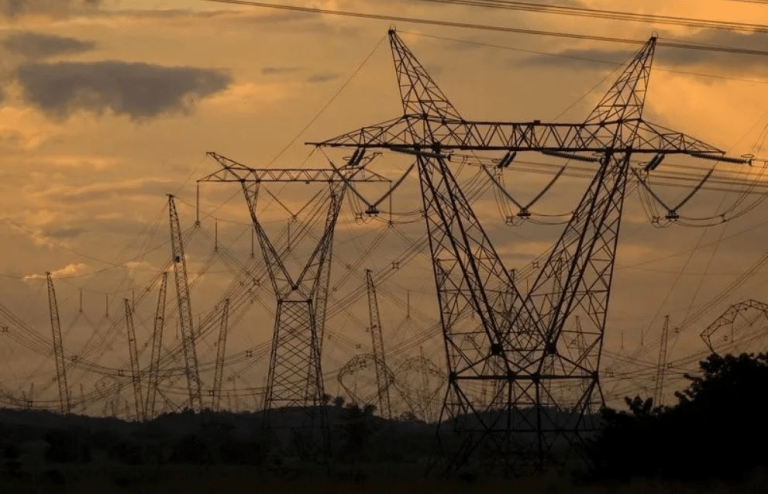 setor-eletrico-chega-forte-a-2026,-mas-fragilidade-das-redes-acende-alerta