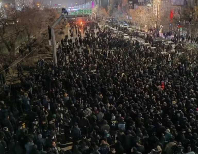 lula-mantem-silencio-em-meio-a-ditadura-do-ira-ja-ter-matado-mais-de-6.000-manifestantes