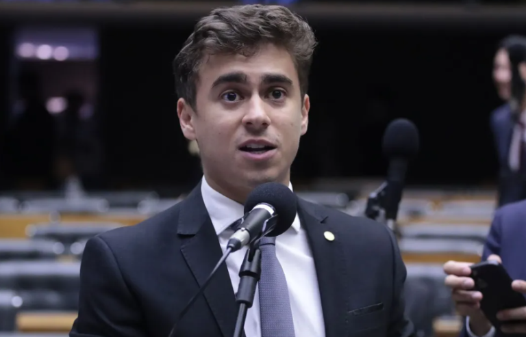 nikolas-ferreira-vai-a-hospital-visitar-atingidos-por-raio-durante-ato-em-brasilia