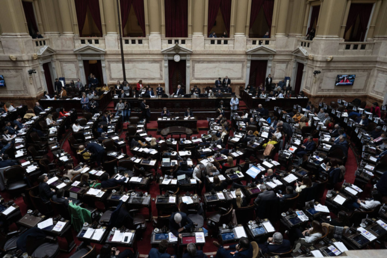 camara-da-argentina-aprova-reducao-da-idade-minima-para-punicao,-para-14-anos