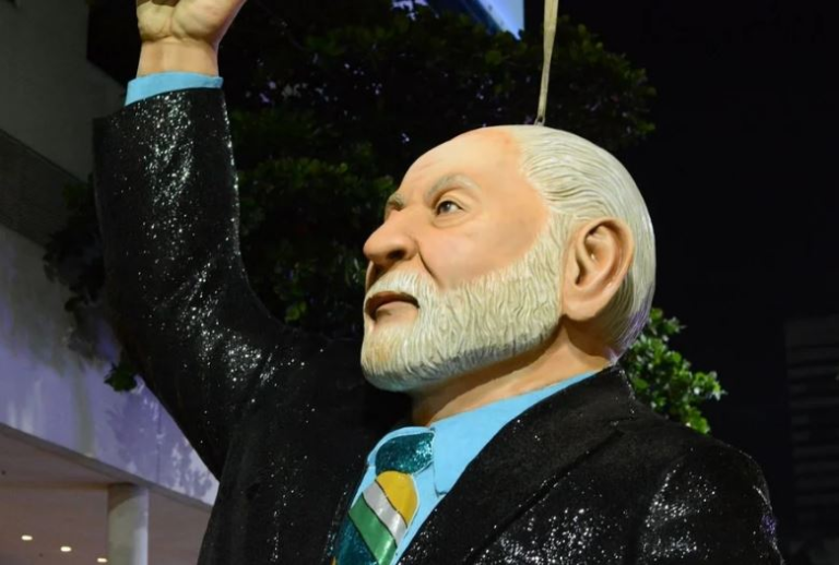 escola-que-homenageou-lula-tentou-levar-15-criancas-a-sapucai,-mas-foi-barrada-pela-justica