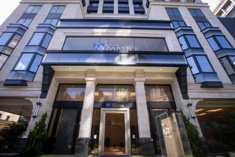 diretor-de-empresa-usada-pelo-master-para-captar-r$-12-bilhoes-e-suspeito-de-lavar-dinheiro-no-‘tigrinho’