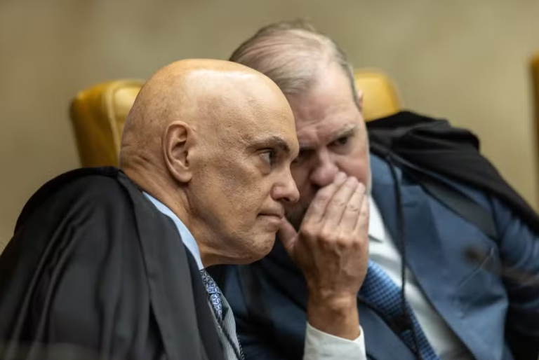 senador-obtem-numero-minimo-de-assinaturas-para-pedir-abertura-de-cpi-contra-moraes-e-toffoli-por-caso-master