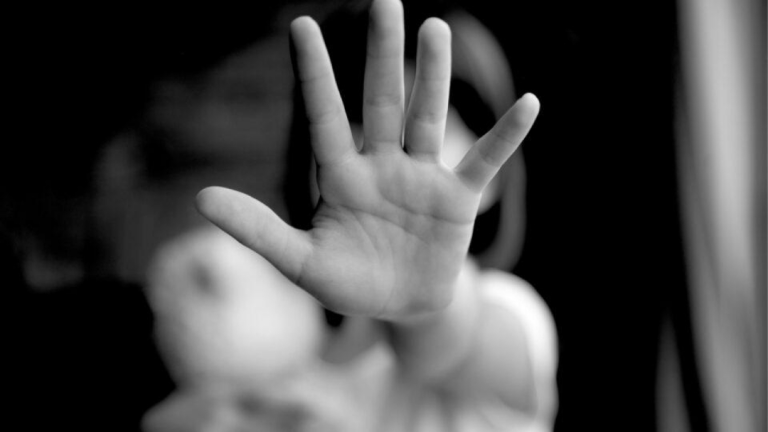 criancas-sao-encontradas-em-situacao-de-abandono-e-em-condicoes-precarias-de-higiene-em-natal: