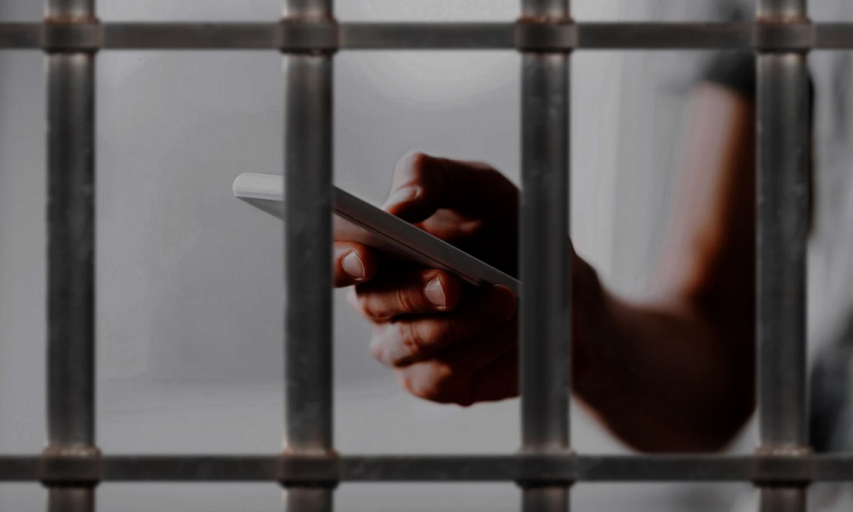 quase-8-mil-celulares-foram-encontrados-dentro-de-presidios-no-brasil-em-tres-anos