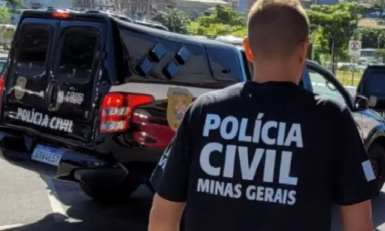 Mãe é presa após agredir e jogar água quente com miojo em filha adolescente mae-e-presa-apos-agredir-e-jogar-agua-quente-com-miojo-em-filha-adolescente