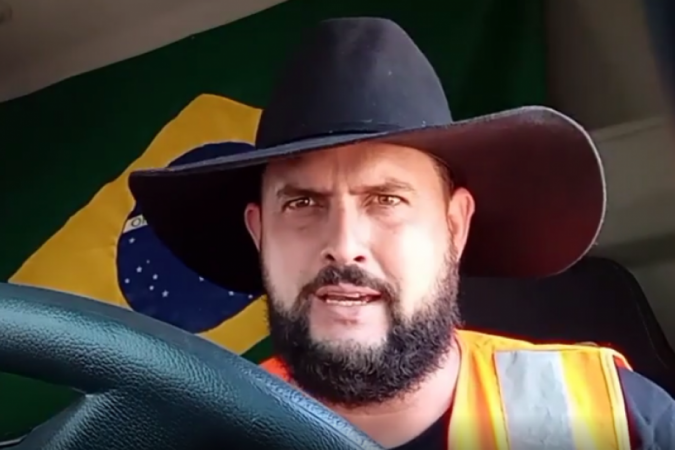 Deputado Zé Trovão diz que “homens se beijando” é “falta de vara de marmelo” deputado-ze-trovao-diz-que-“homens-se-beijando”-e-“falta-de-vara-de-marmelo”