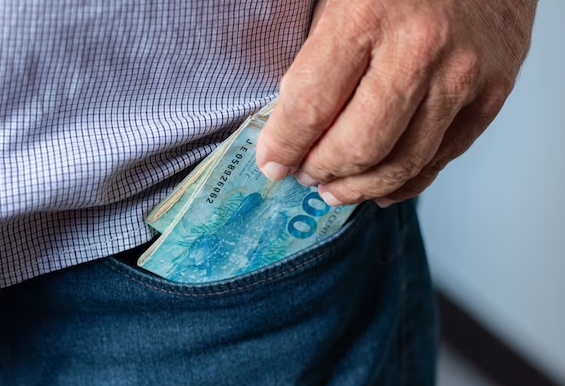 Arrecadação com IPVA dispara e ultrapassa R$ 90 bilhões em 2025 arrecadacao-com-ipva-dispara-e-ultrapassa-r$-90-bilhoes-em-2025
