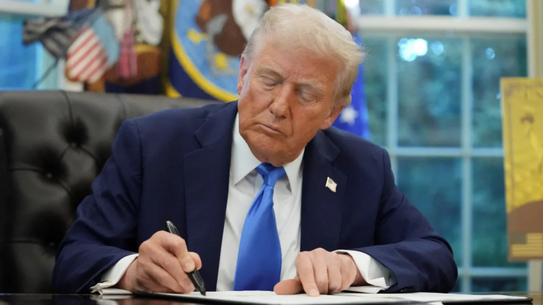 Trump e presidente do Irã assinam acordo de paz, que já está em vigor trump-e-presidente-do-ira-assinam-acordo-de-paz,-que-ja-esta-em-vigor