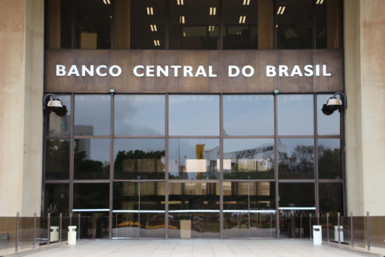 Copom reduz taxa Selic para 14,25% ao ano copom-reduz-taxa-selic-para-14,25%-ao-ano