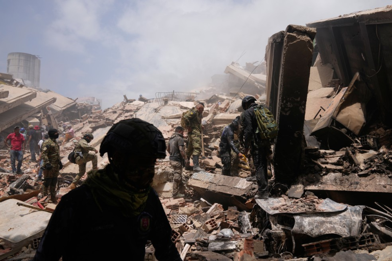 Mortes na Venezuela vão a 1.450 após terremotos; ONU estima cerca de 50 mil desaparecidos mortes-na-venezuela-vao-a-1.450-apos-terremotos;-onu-estima-cerca-de-50-mil-desaparecidos