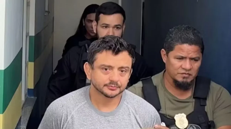 Professor de jiu-jítsu é preso por estuprar 7 alunas e “vendê-las” a empresários professor-de-jiu-jitsu-e-preso-por-estuprar-7-alunas-e-“vende-las”-a-empresarios