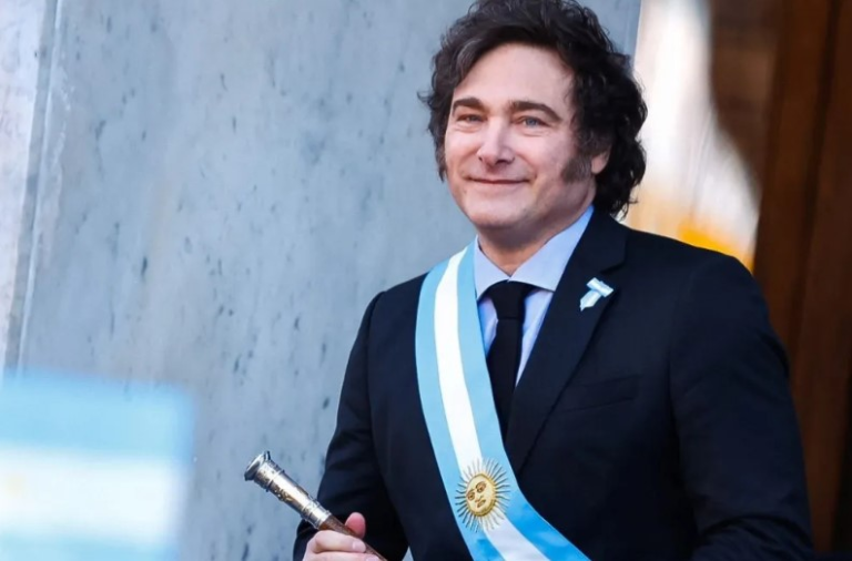 Argentina corta dívida e registra resultado positivo com Milei argentina-corta-divida-e-registra-resultado-positivo-com-milei